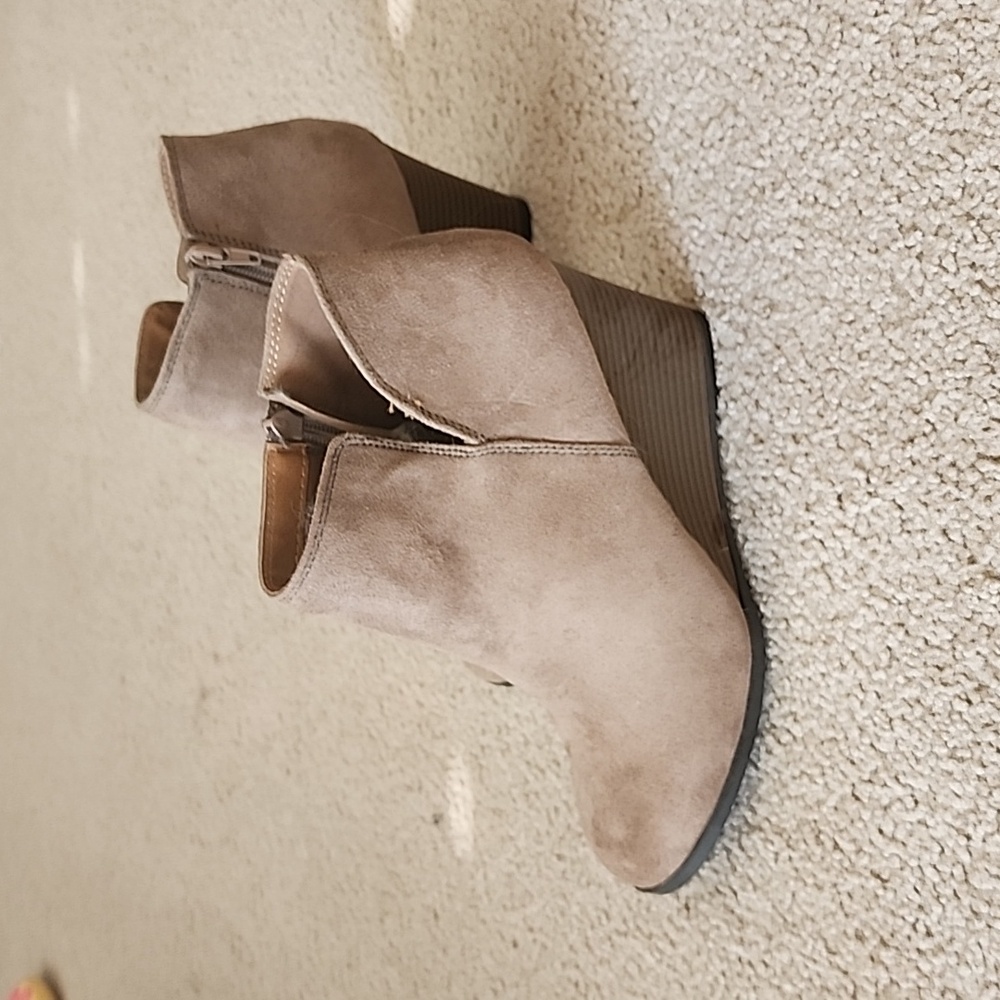 Women's booties - Picture 2 of 3